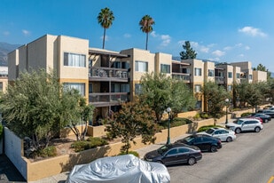 Oak Park Apartments in Monrovia, CA - Building Photo