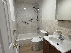 818 Communipaw Ave, Unit 1 in Jersey City, NJ - Building Photo - Building Photo