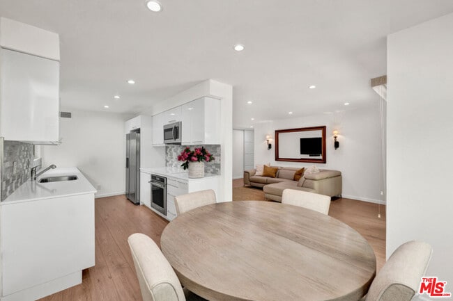 4720 Park Granada in Calabasas, CA - Building Photo - Building Photo