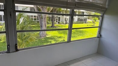 52 E Newport Center Dr in Deerfield Beach, FL - Building Photo - Building Photo