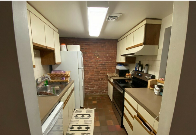 103 Gainsborough St, Unit 403 in Boston, MA - Foto de edificio - Building Photo