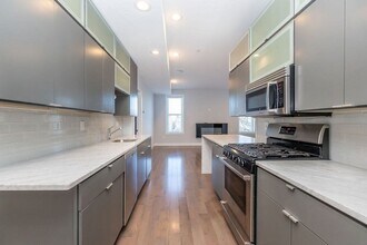 188 Paris St, Unit #4 in Boston, MA - Building Photo - Building Photo