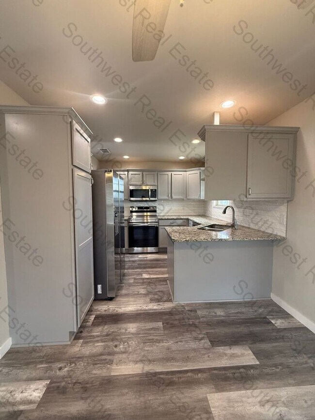 105 Sombrero Rd in Clovis, NM - Building Photo - Building Photo