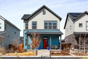 10053 E 60th Ave in Denver, CO - Building Photo