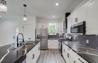 8146 Cabot St in Houston, TX - Building Photo - Building Photo
