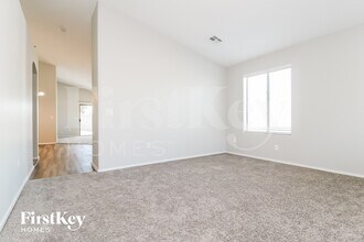 11233 W Locust Ln in Avondale, AZ - Building Photo - Building Photo