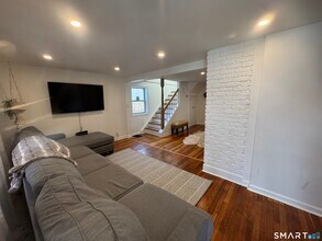 19 Soundview Ave in Norwalk, CT - Building Photo - Building Photo