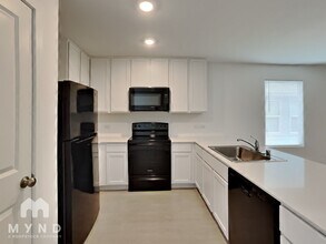 1267 Hackberry Trl in Wilmer, TX - Building Photo - Building Photo