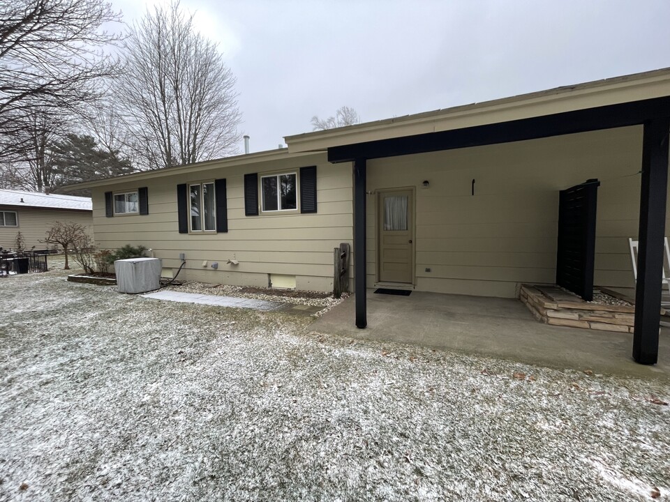 1412 Keck Ave in Weston, WI - Foto de edificio
