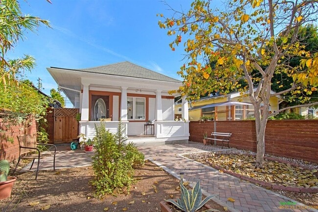 property at 4585 Florida St