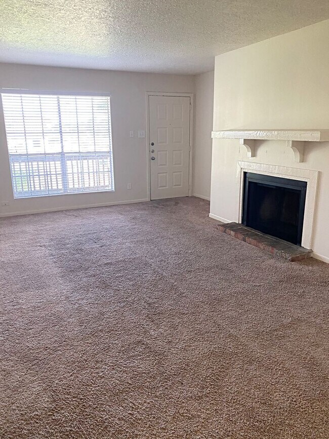 8424 Glen Meadow Ln in Beaumont, TX - Building Photo - Building Photo