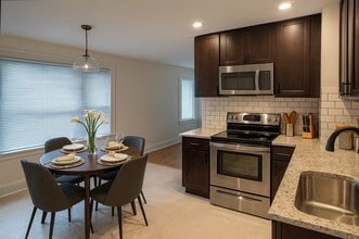 7012 Forsyth Blvd, Unit 2W in St. Louis, MO - Building Photo - Building Photo