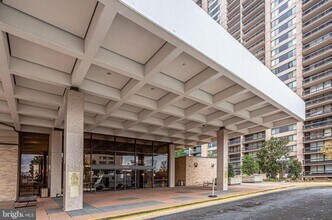 3701 S George Mason Dr, Unit 2010N in Falls Church, VA - Building Photo - Building Photo