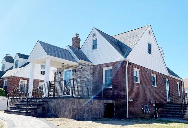 property at 517 Franklin Blvd