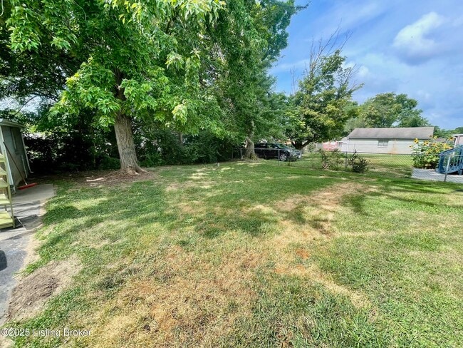4800 Libby Ln in Louisville, KY - Building Photo - Building Photo