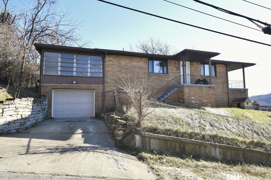 510 2nd St in Braddock, PA - Building Photo