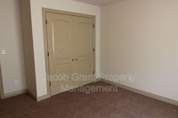 454 E Center St photo'