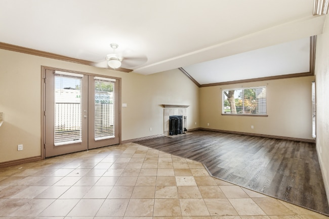 7675 N First St in Fresno, CA - Building Photo - Building Photo