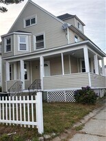70 Prince St in Pawtucket, RI - Building Photo