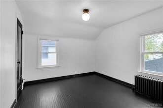 240 Callodine Ave in Eggertsville, NY - Foto de edificio - Building Photo