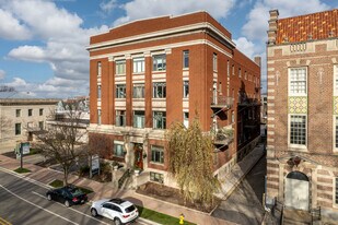 Centennial Park Place in Holland, MI - Building Photo