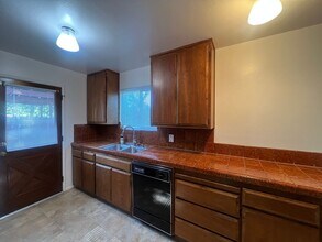 1207 Palm Ave in Roseville, CA - Building Photo - Building Photo