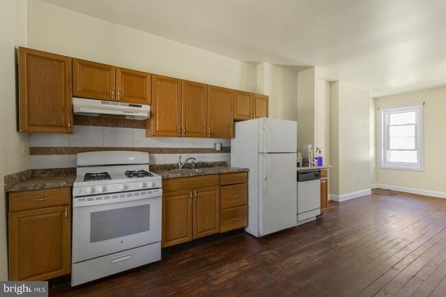 property at 1331 S Hollywood St