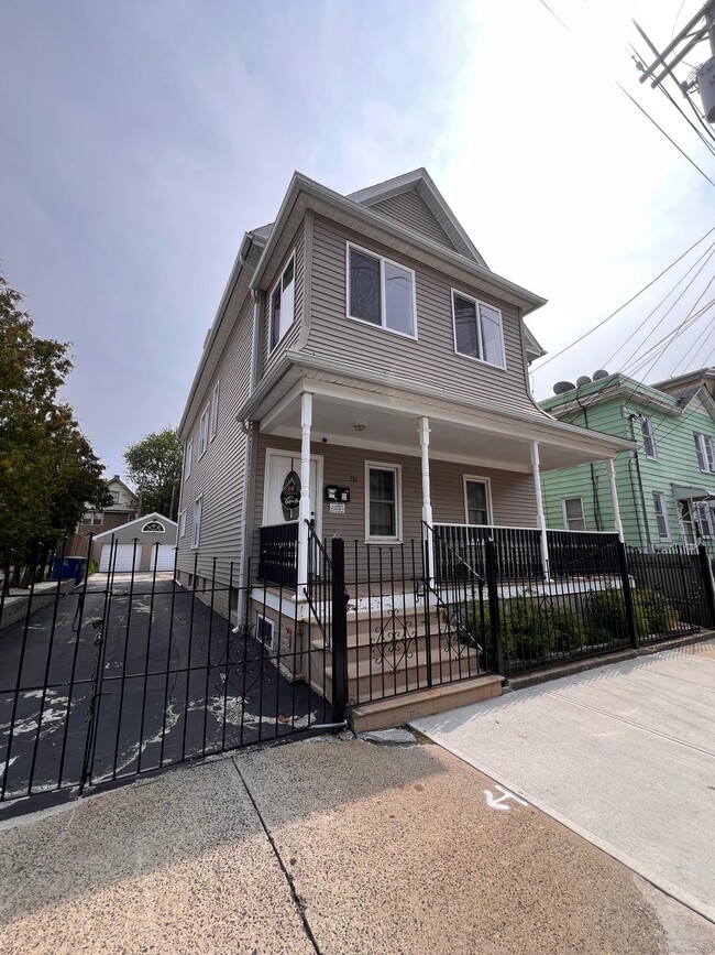 property at 116 Frank St