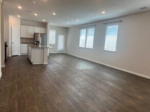 311 Town Lk Bnd in Kyle, TX - Building Photo - Building Photo