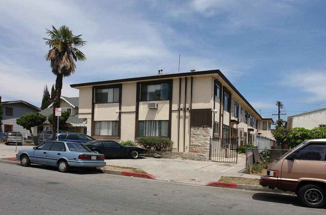 1028 N Ardmore Ave in Los Angeles, CA - Foto de edificio