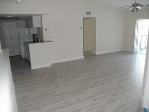 1200 Crestwood Ct S-Unit -1202 in Royal Palm Beach, FL - Building Photo - Building Photo
