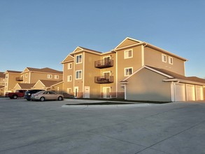 Legacy Condos in Waverly, IA - Foto de edificio - Building Photo