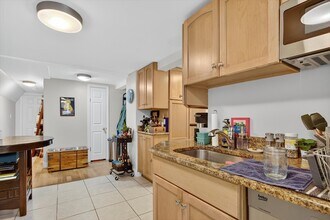130 Myrtle St in Boston, MA - Building Photo - Building Photo