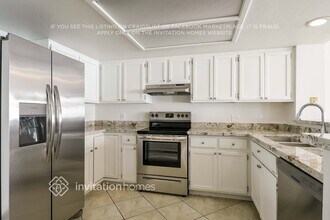 442 E Kerry Ln in Phoenix, AZ - Building Photo - Building Photo