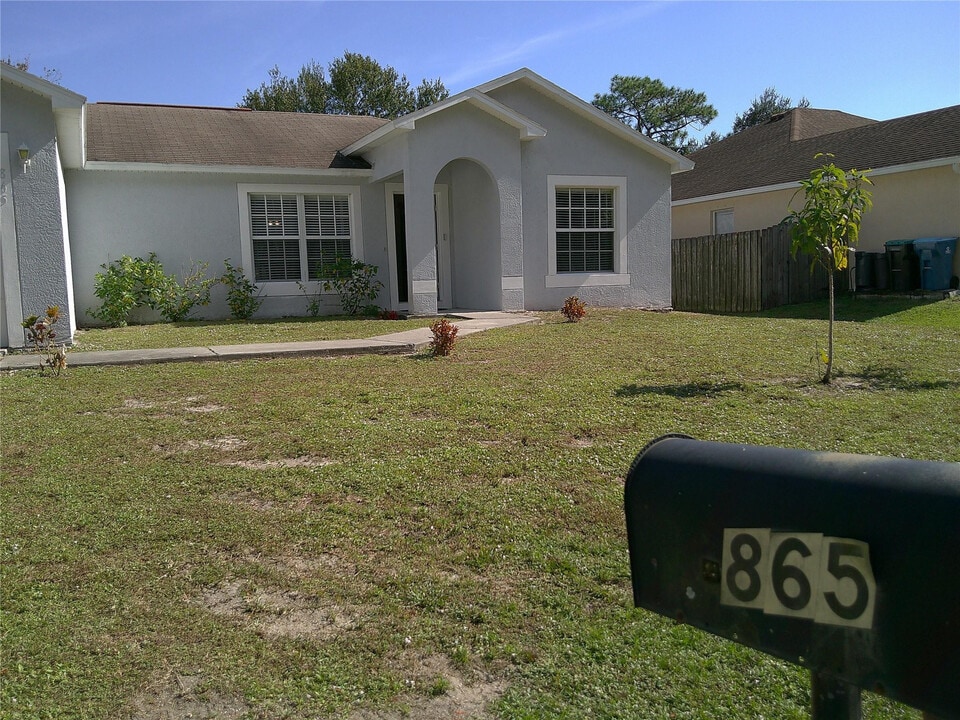 865 Helm Ave in Palm Bay, FL - Building Photo