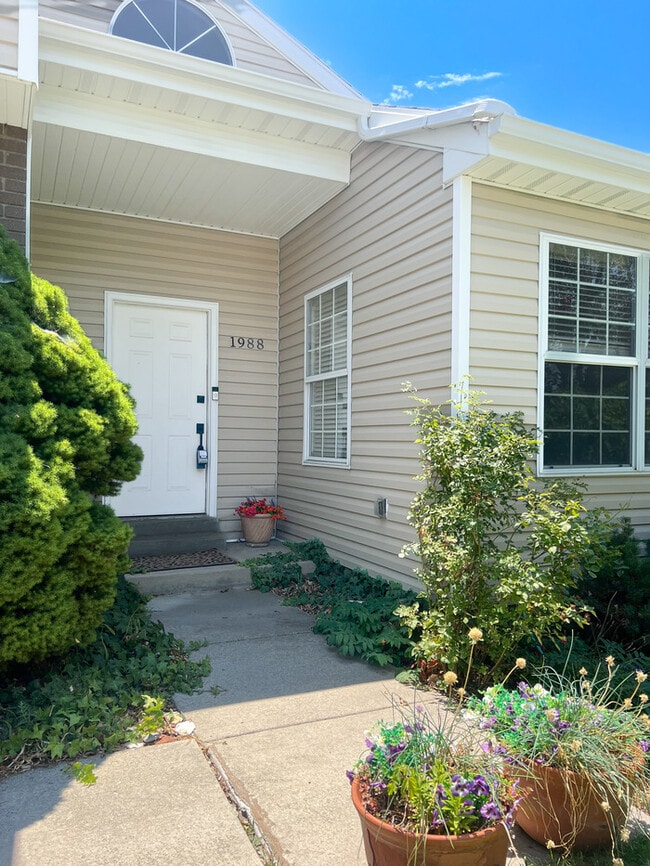 1988 Gregson Ave in Millcreek, UT - Foto de edificio - Building Photo
