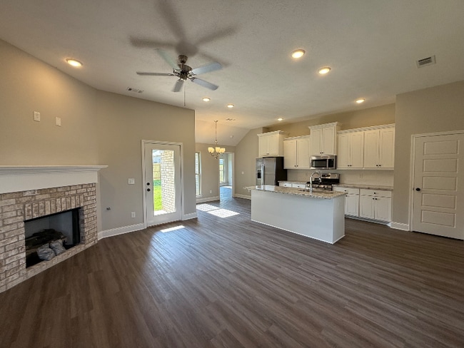 112 Madisonville Dr in Canton, MS - Building Photo - Building Photo