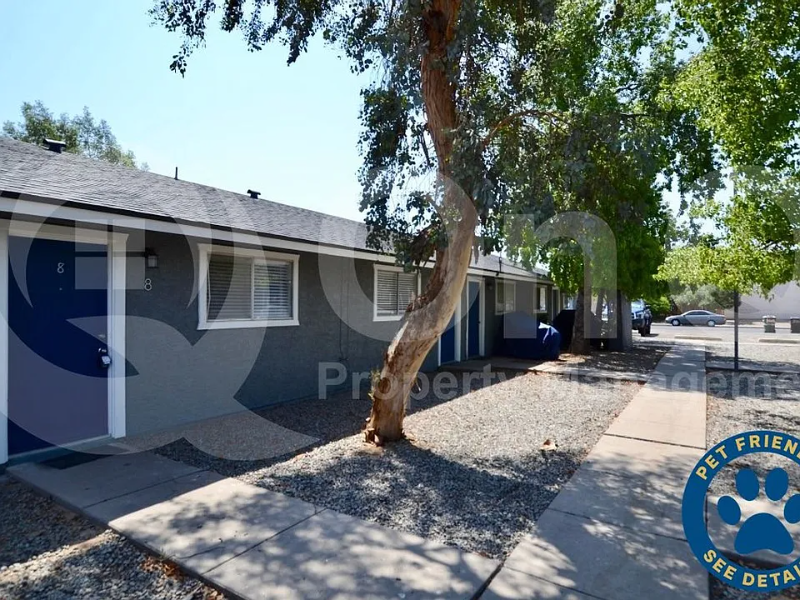 3004 E Waltann Ln in Phoenix, AZ - Building Photo