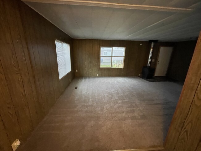 1615 Higgins Rd SE in Port Orchard, WA - Foto de edificio - Building Photo