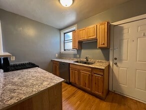 5937 N Paulina St, Unit 3W in Chicago, IL - Building Photo - Building Photo