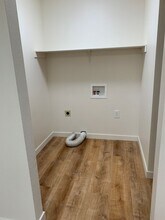8121 E 36th Ave in Anchorage, AK - Building Photo - Building Photo