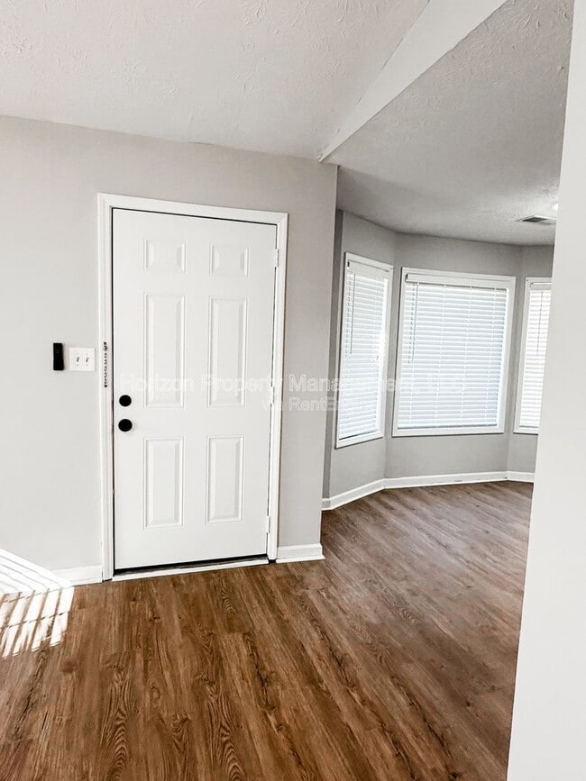 5142 Farm Pl Dr NE in Woodstock, GA - Foto de edificio - Building Photo