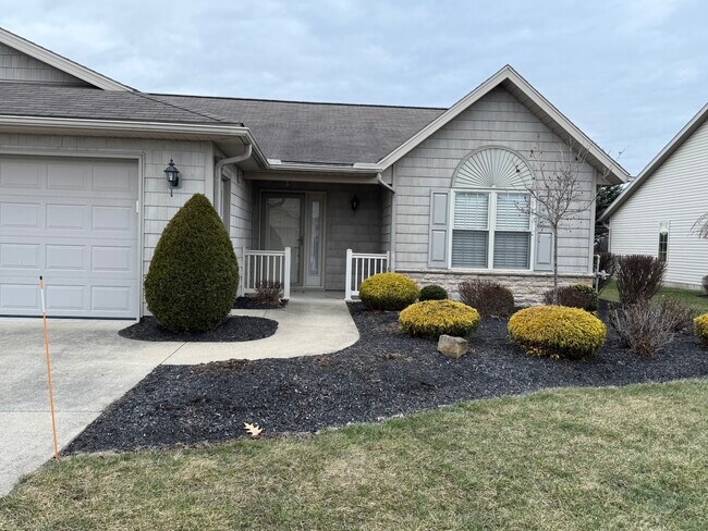 1116 Sequoia Dr NW, Unit 1116 in Strasburg, OH - Foto de edificio - Building Photo