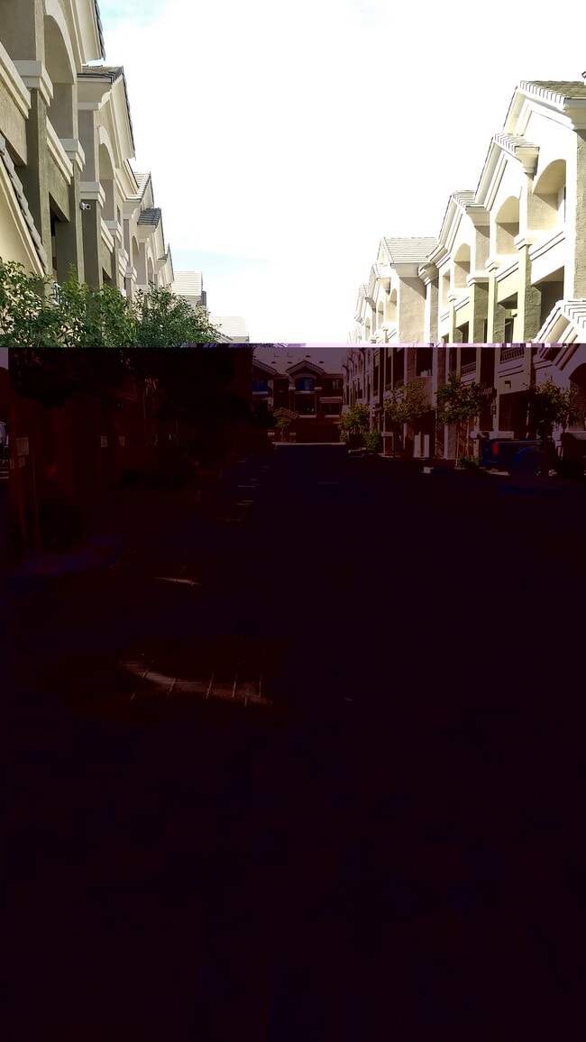 4455 E Paradise Village Pky S in Phoenix, AZ - Building Photo - Building Photo