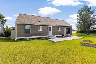 15 Packard Ave in Hull, MA - Building Photo - Building Photo