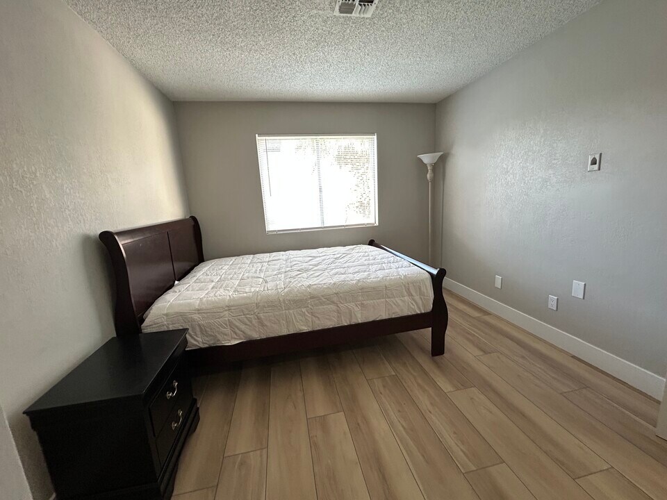 4321 Mott Cir in Las Vegas, NV - Building Photo