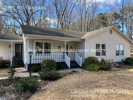 1901 Red Oak Ln in Clayton, NC - Building Photo