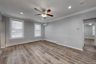 724 Howell Ave in Riverhead, NY - Building Photo - Building Photo