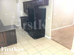 7090 Maryland Ct in Memphis, TN - Foto de edificio - Building Photo