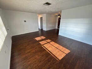 90 S Davis St in Beverly Hills, FL - Foto de edificio - Building Photo